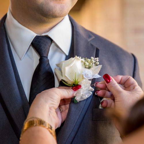 Ways To Make Your Mother Feel Special on Your Wedding Day